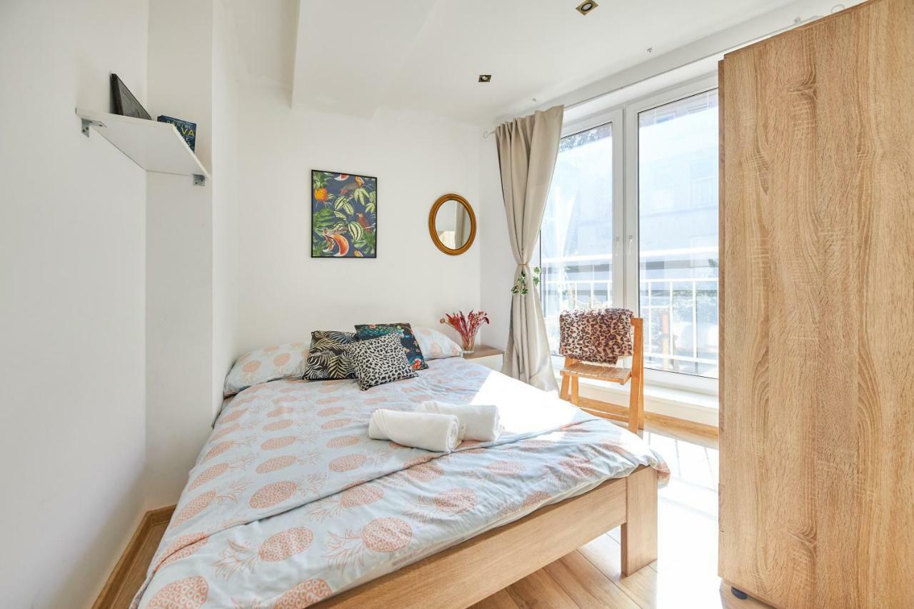 Pineapple Apartment Bratislava Bagian luar foto