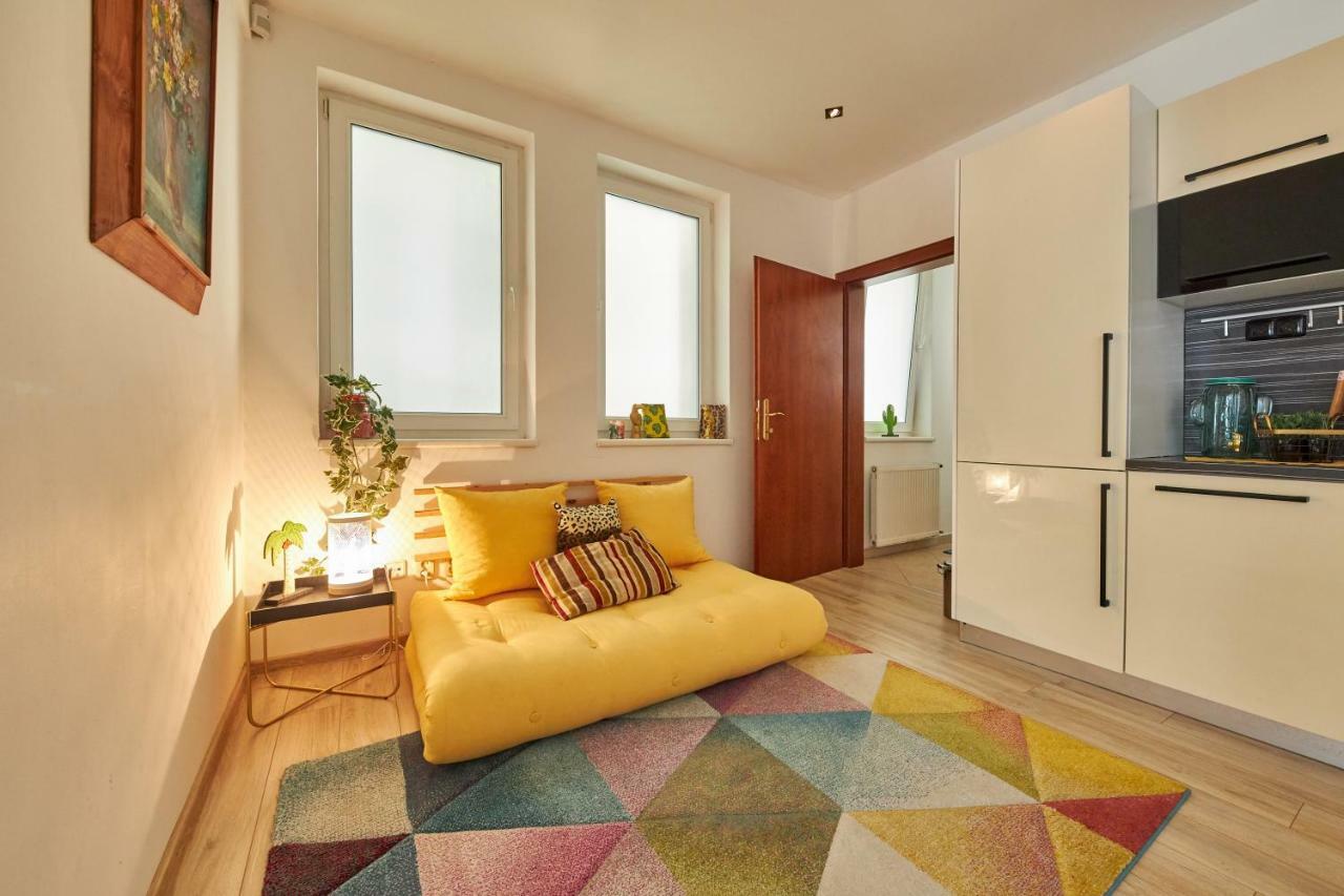 Pineapple Apartment Bratislava Bagian luar foto
